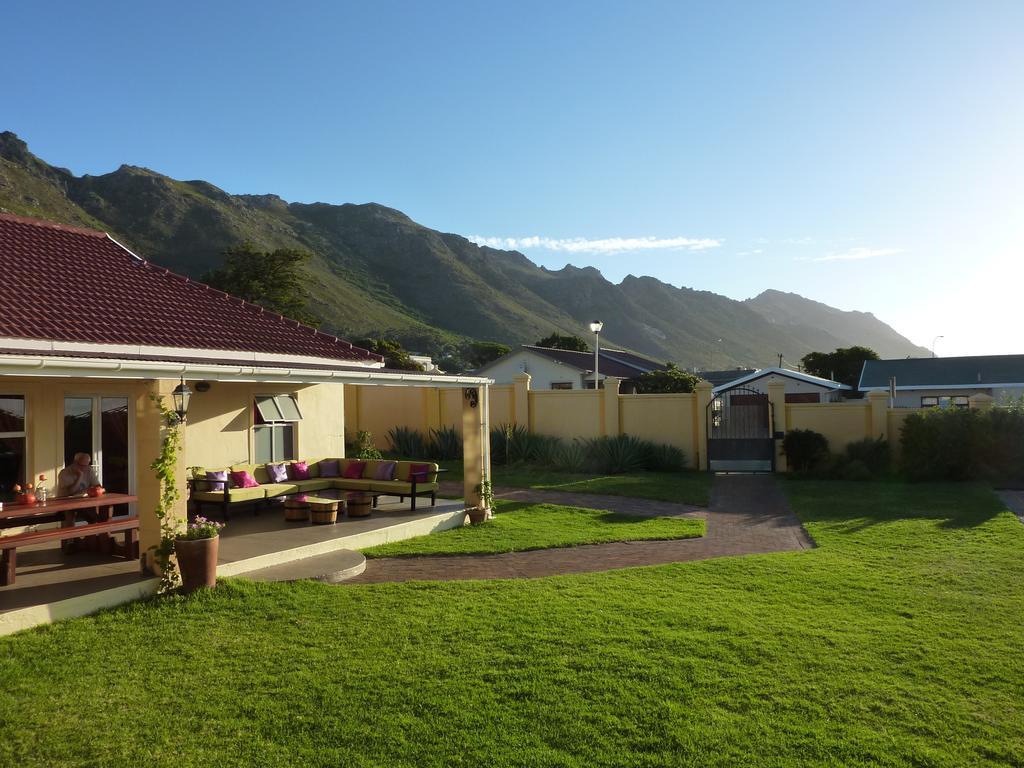 Cap Ou Pas Cap Guesthouse Gordonʼs Bay Exteriör bild
