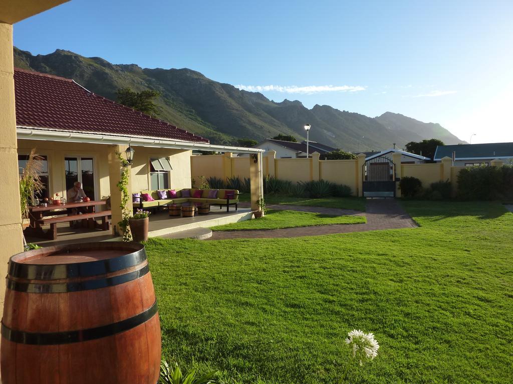 Cap Ou Pas Cap Guesthouse Gordonʼs Bay Exteriör bild