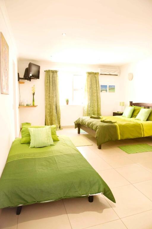 Cap Ou Pas Cap Guesthouse Gordonʼs Bay Rum bild